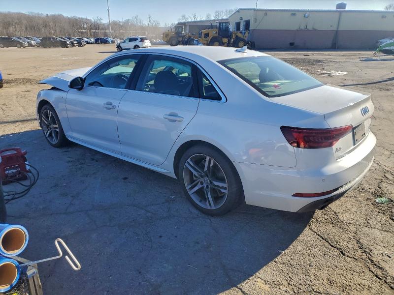 Фото 2 - AUDI A4