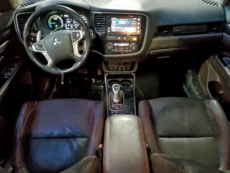 Фото 8 - MITSUBISHI OUTLANDER