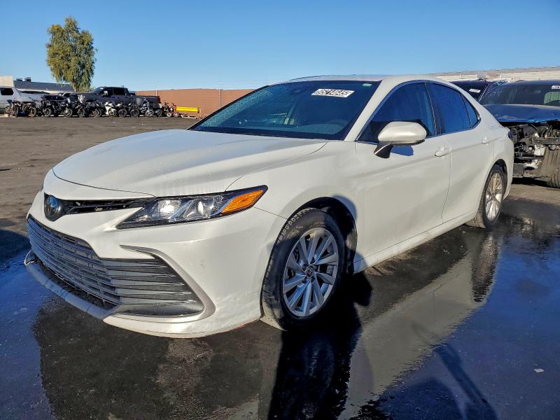 Фото 1 - TOYOTA CAMRY