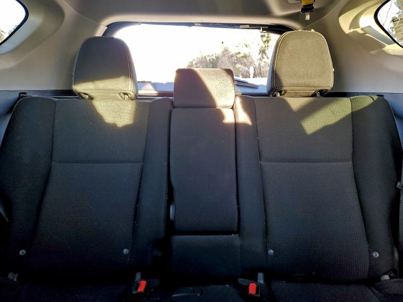 Фото 10 - TOYOTA RAV4