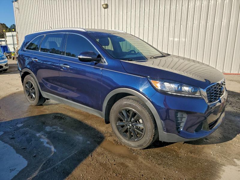 Фото 4 - KIA SORENTO