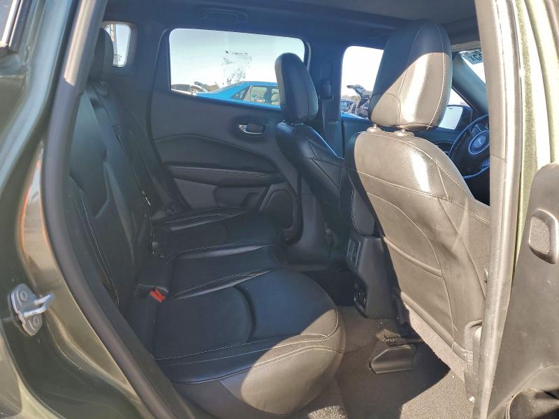 Фото 10 - JEEP COMPASS