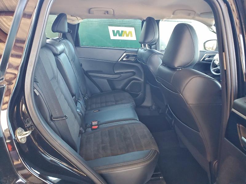 Фото 10 - MITSUBISHI OUTLANDER