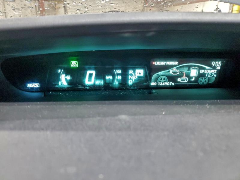 Фото 9 - TOYOTA PRIUS