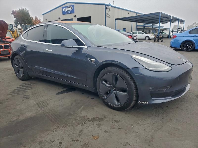 Фото 4 - TESLA MODEL 3