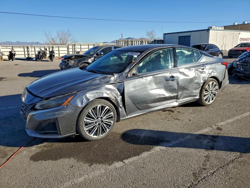 Фото 1 - NISSAN ALTIMA