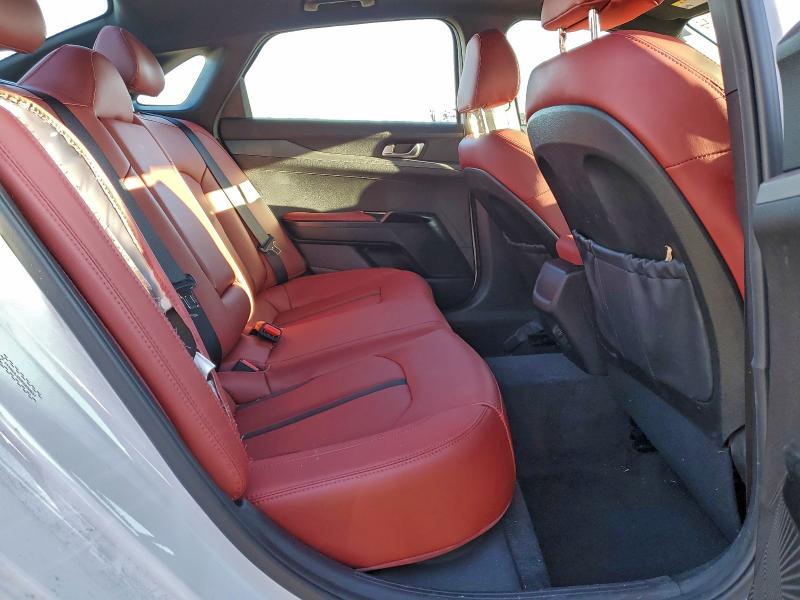 Фото 10 - KIA K5