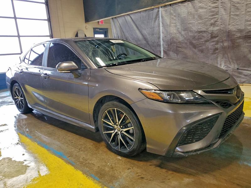 Фото 4 - TOYOTA CAMRY