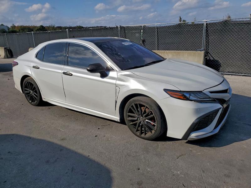 Фото 4 - TOYOTA CAMRY