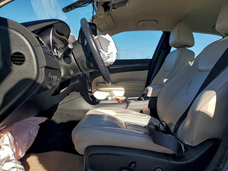 Фото 7 - CHRYSLER 300