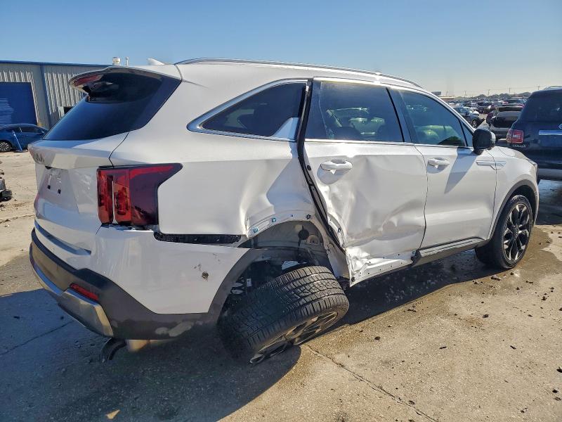 Фото 3 - KIA SORENTO