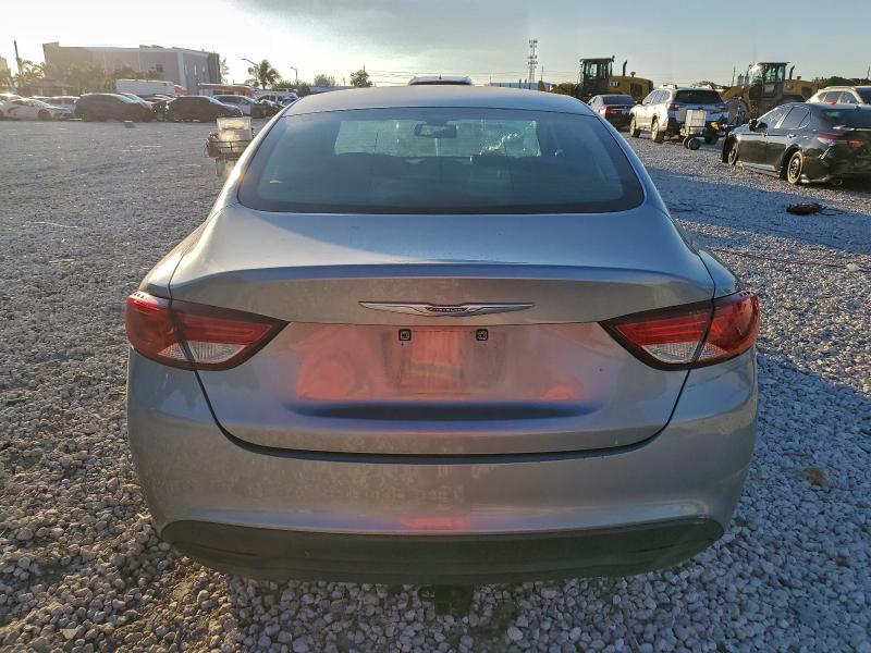 Фото 6 - CHRYSLER 200