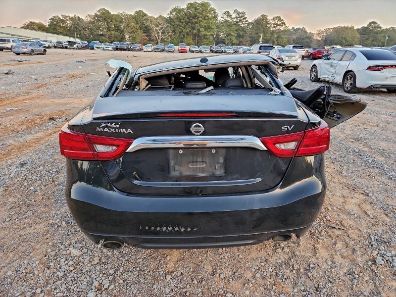 Фото 6 - NISSAN MAXIMA