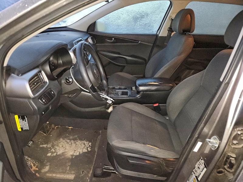 Фото 7 - KIA SORENTO