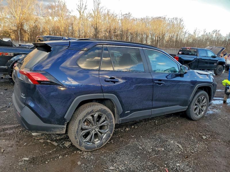 Фото 3 - TOYOTA RAV4