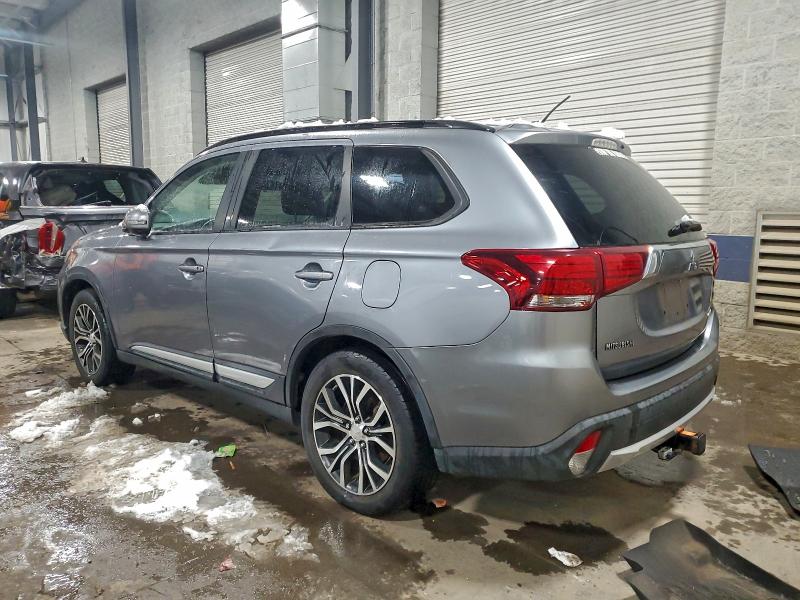 Фото 2 - MITSUBISHI OUTLANDER