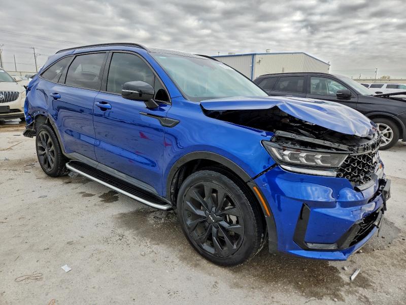 Фото 4 - KIA SORENTO