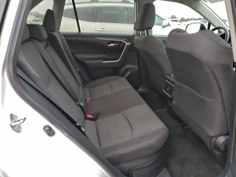 Фото 11 - TOYOTA RAV4