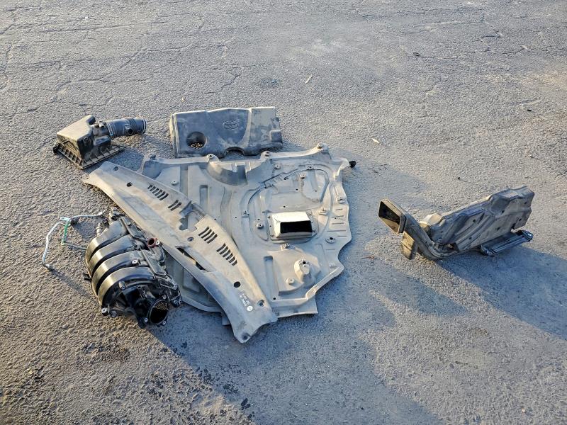 Фото 12 - TOYOTA CAMRY