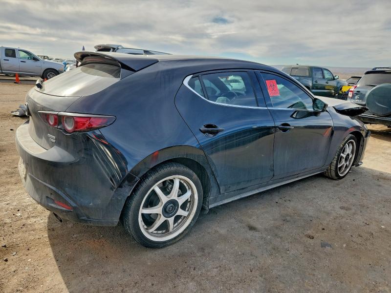 Фото 3 - MAZDA 3