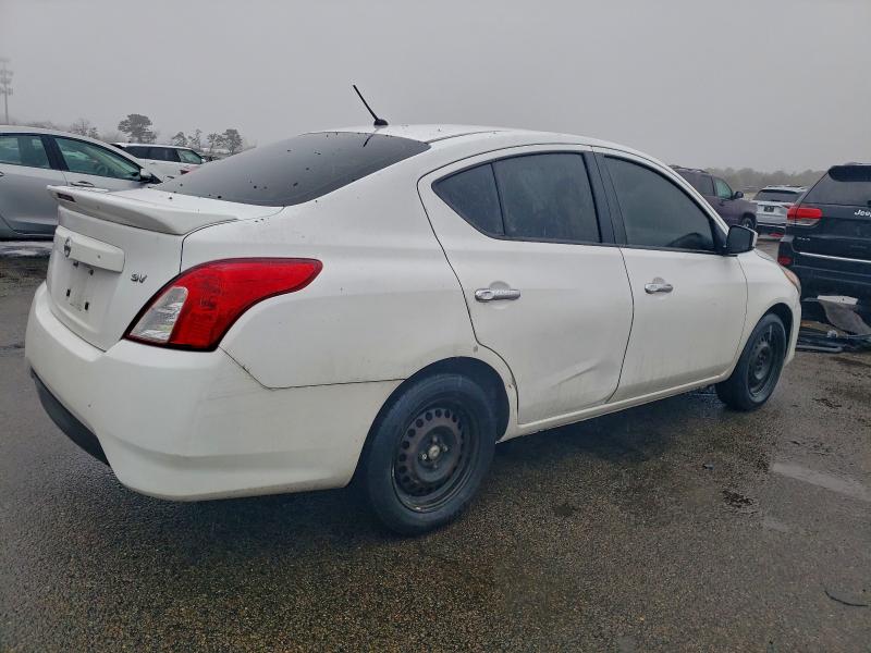 Фото 3 - NISSAN VERSA