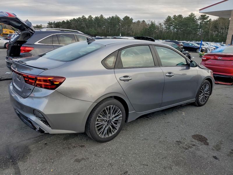 Фото 3 - KIA FORTE