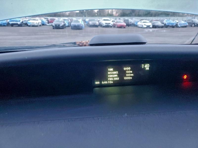 Фото 9 - TOYOTA PRIUS