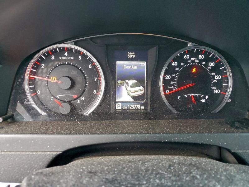 Фото 9 - TOYOTA CAMRY