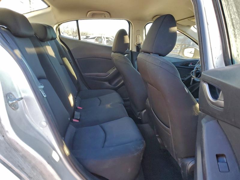 Фото 10 - MAZDA 3