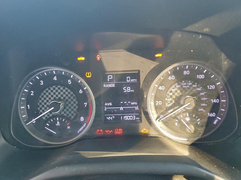 Фото 9 - HYUNDAI ELANTRA