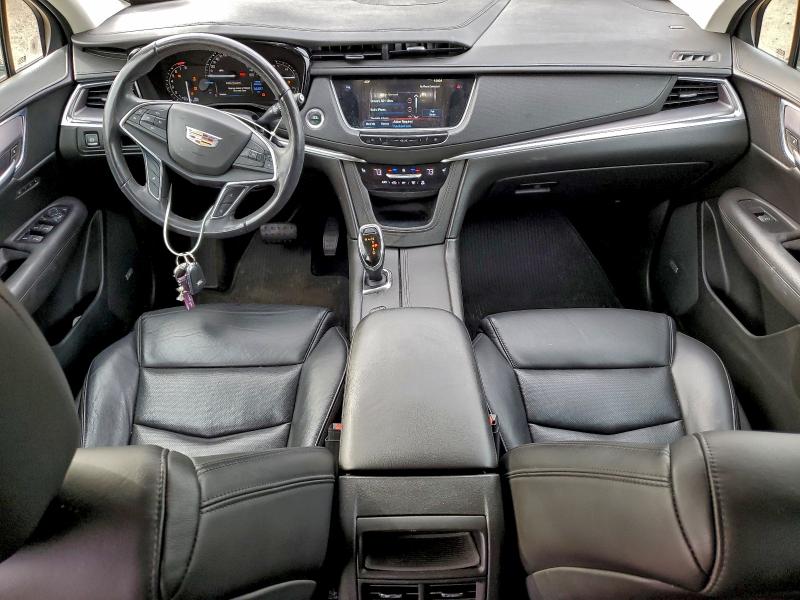 Фото 8 - CADILLAC XT5