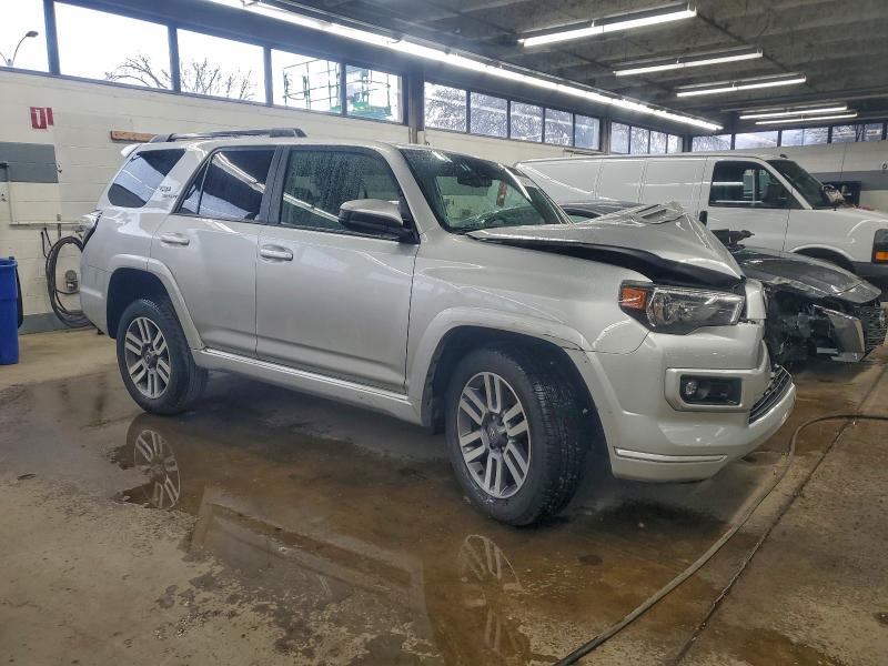 Фото 4 - TOYOTA 4RUNNER