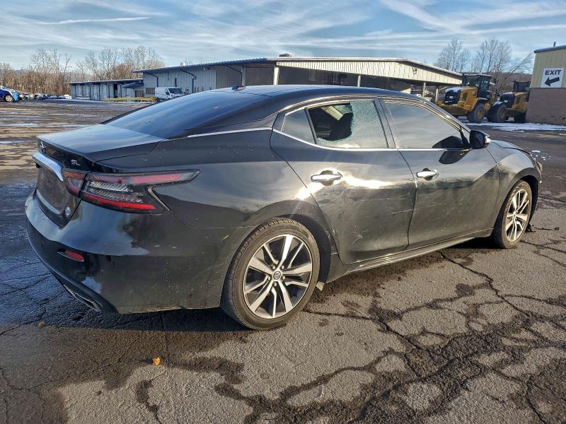 Фото 3 - NISSAN MAXIMA