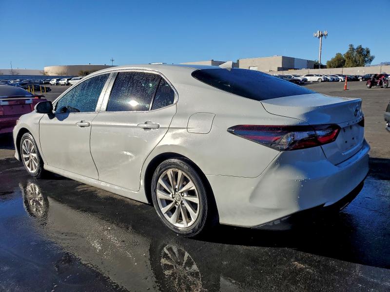 Фото 2 - TOYOTA CAMRY