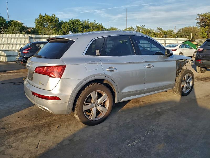 Фото 3 - AUDI Q5