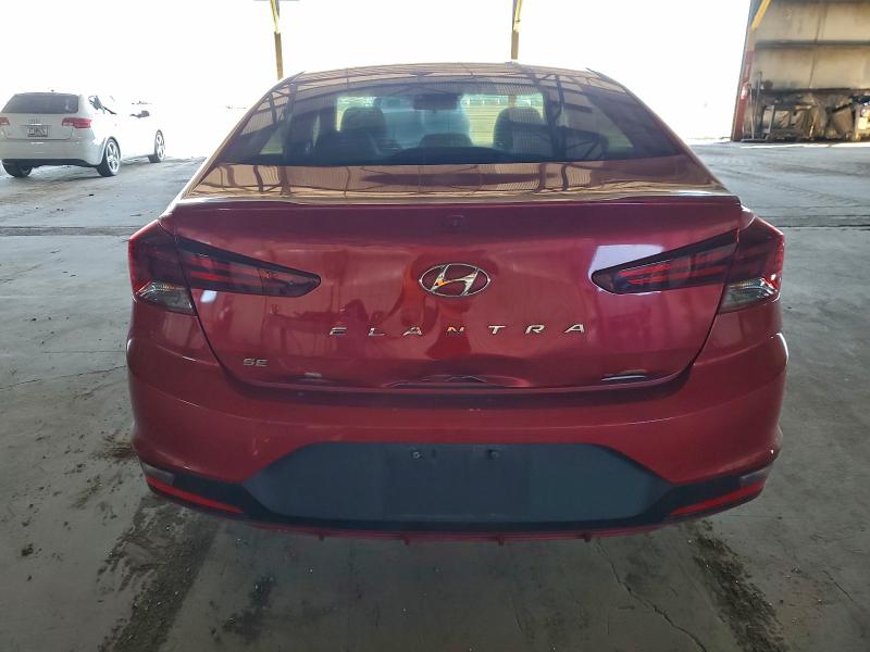 Фото 6 - HYUNDAI ELANTRA
