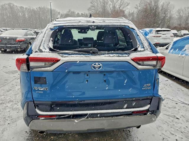 Фото 6 - TOYOTA RAV4