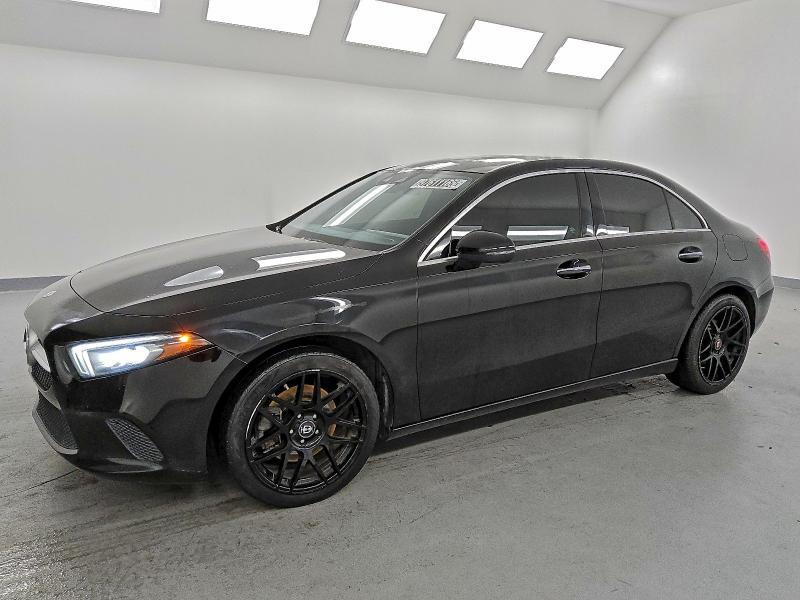 Фото 1 - MERCEDES-BENZ A-CLASS