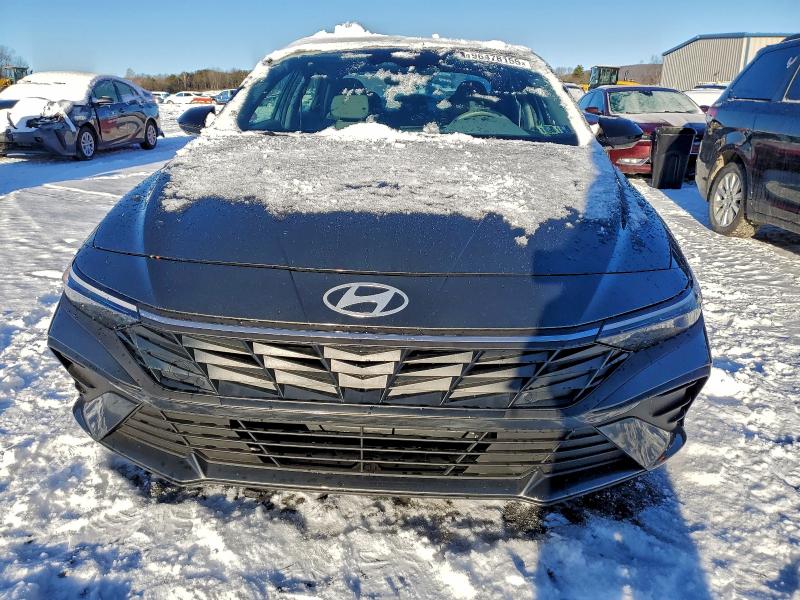 Фото 5 - HYUNDAI ELANTRA