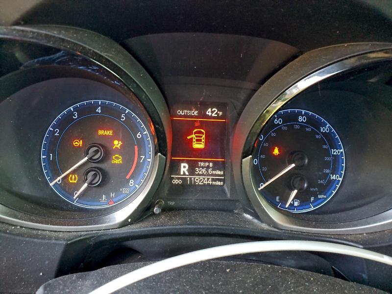 Фото 9 - TOYOTA COROLLA