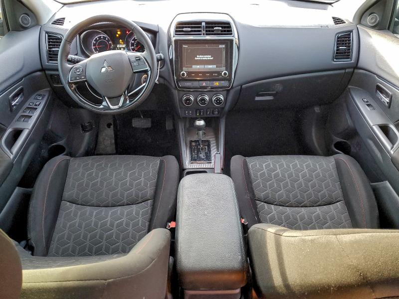 Фото 8 - MITSUBISHI OUTLANDER