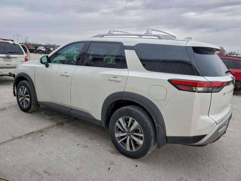 Фото 2 - NISSAN PATHFINDER