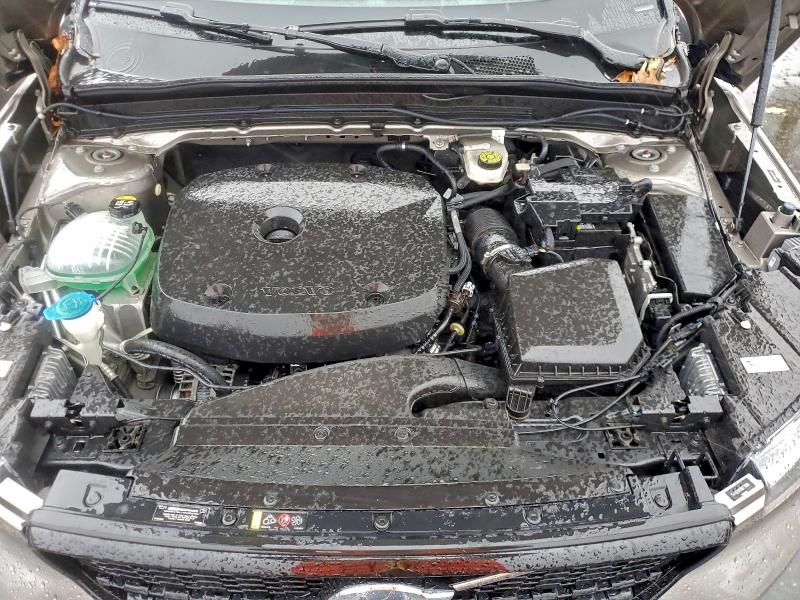 Фото 12 - VOLVO XC40