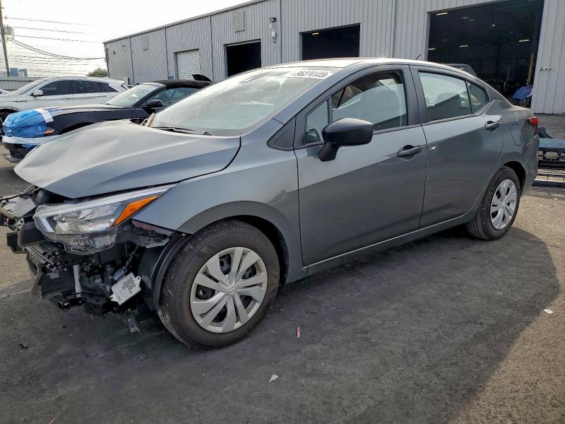 Фото 1 - NISSAN VERSA