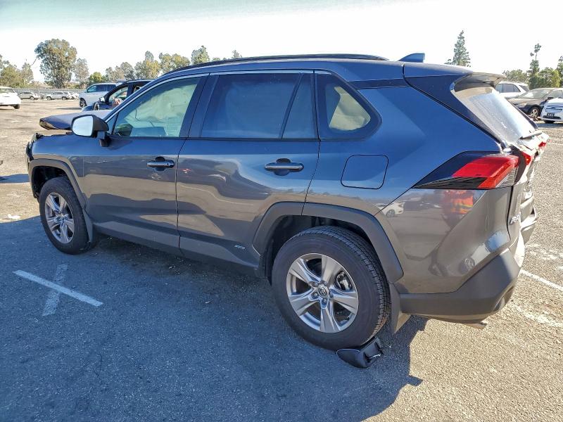 Фото 2 - TOYOTA RAV4