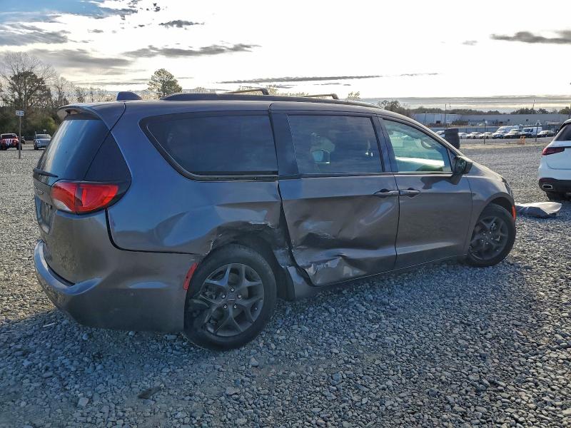 Фото 3 - CHRYSLER PACIFICA