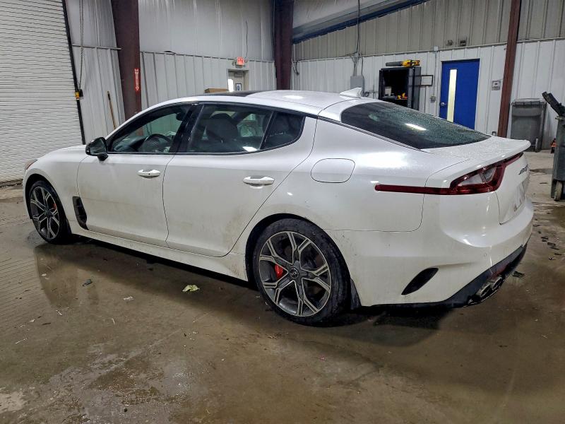 Фото 2 - KIA STINGER