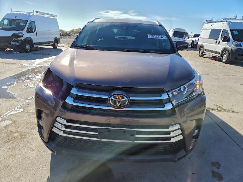 Фото 5 - TOYOTA HIGHLANDER