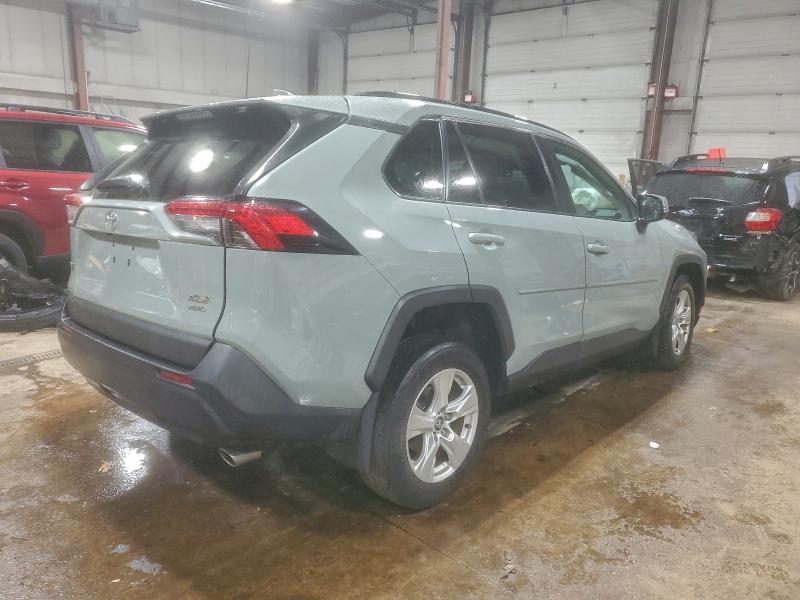 Фото 3 - TOYOTA RAV4