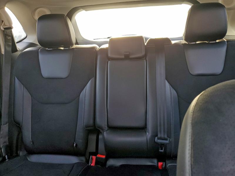 Фото 10 - FORD EDGE